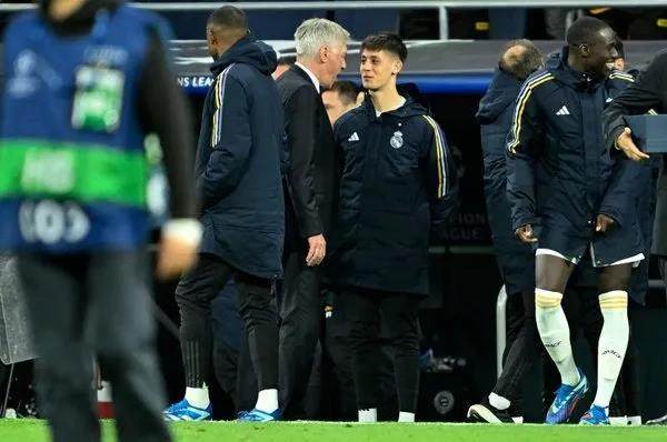 1699637113871098640.jpg 多多28app-0出场居莱尔伤病戴帽,安帅解围:我21时伤停了两年