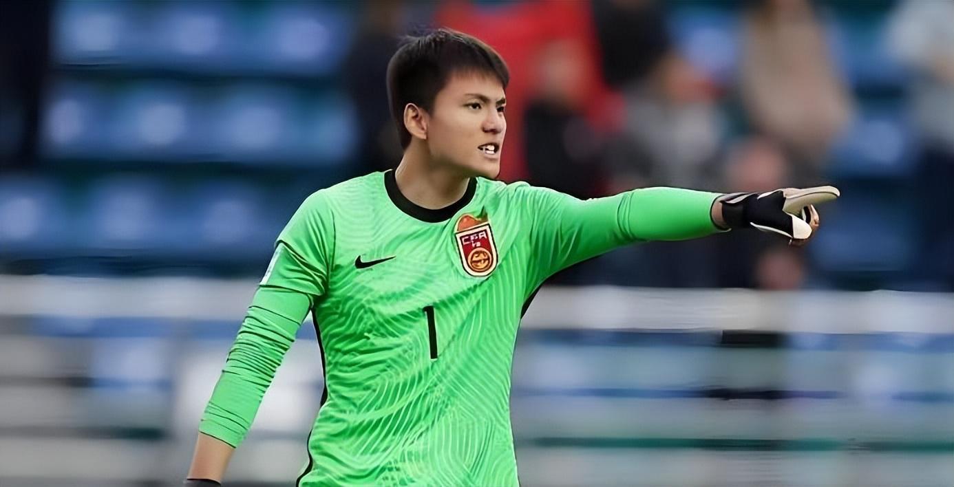 多多28官网-意外！青岛西海岸三大新星为何徐彬和杨希已离队，李昊却坚持留队